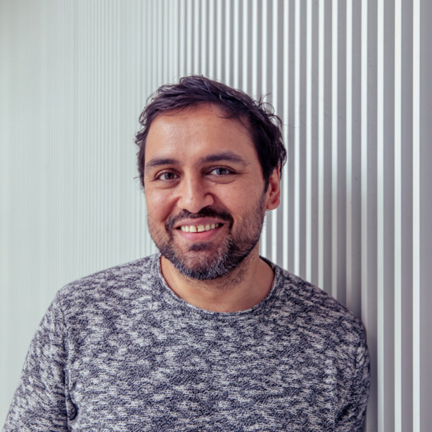A headshot of Amar Bakshi